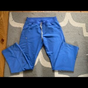 Medium, regular length Figs scrub bottoms